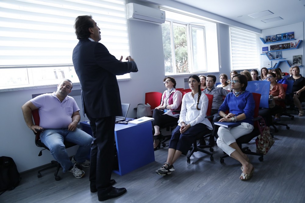 Yerli həkimlər üçün tibbi reabilitasiya seminarı keçirilib -  FOTO