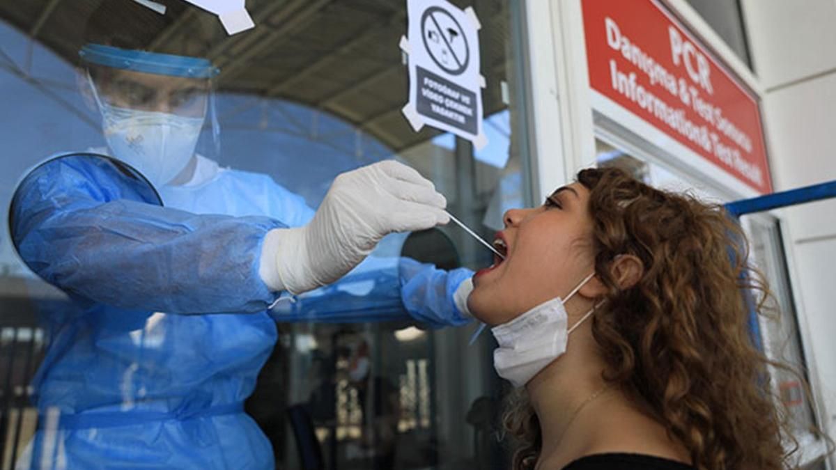 Türkiyədə vaksin vurdurmayan işçilər həftədə bir dəfə test verməli olacaq -  Qərar