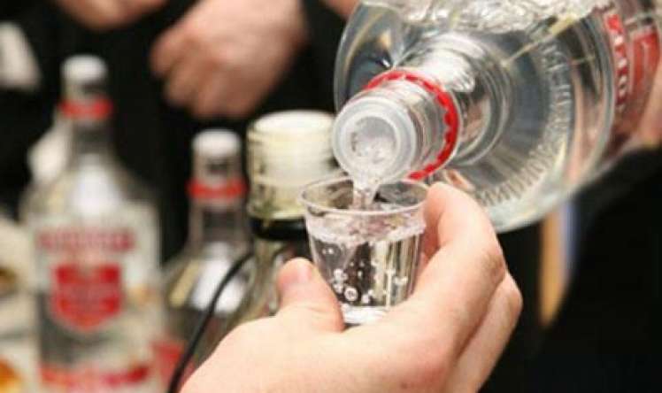 Alkoqollu içki gözləri kor edə bilir  – Xəbərdarlıq