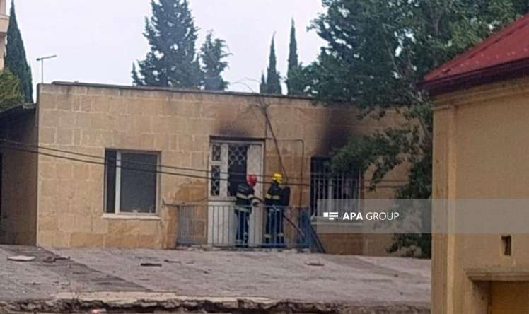 Bakıda xəstə baş həkimin otağına benzin tökərək yandırdı -  FOTO