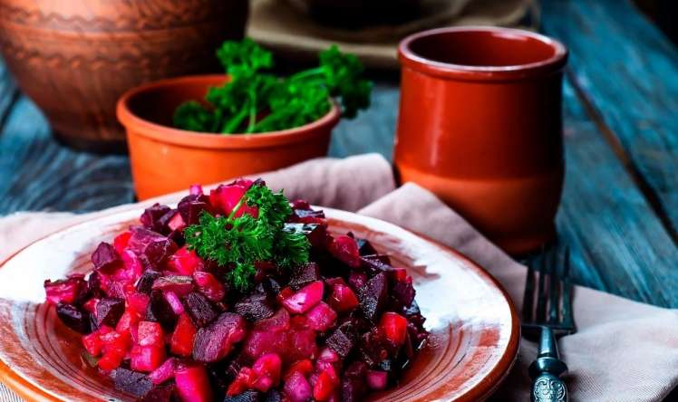 Qəbizlik zamanı vineqret salatı yeyin! –  Həkim faydalarını izah etdi