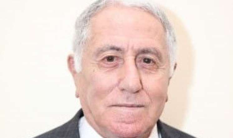 Professor  vəfat etdi